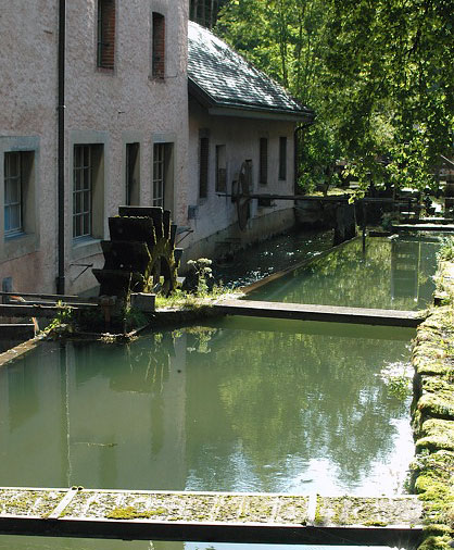 4 roues à aubes agrémentent le site du Musée.